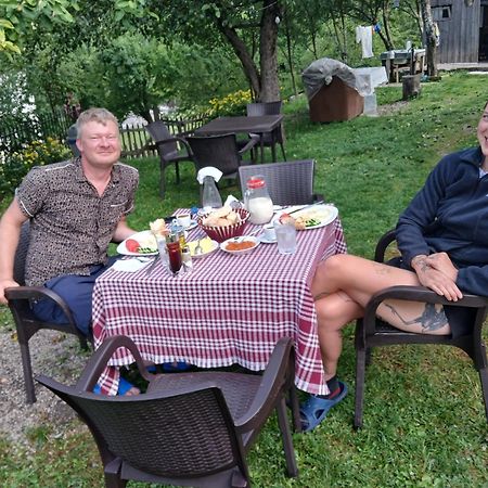 Bujtina Milani Bed and Breakfast Shkodër Exteriör bild