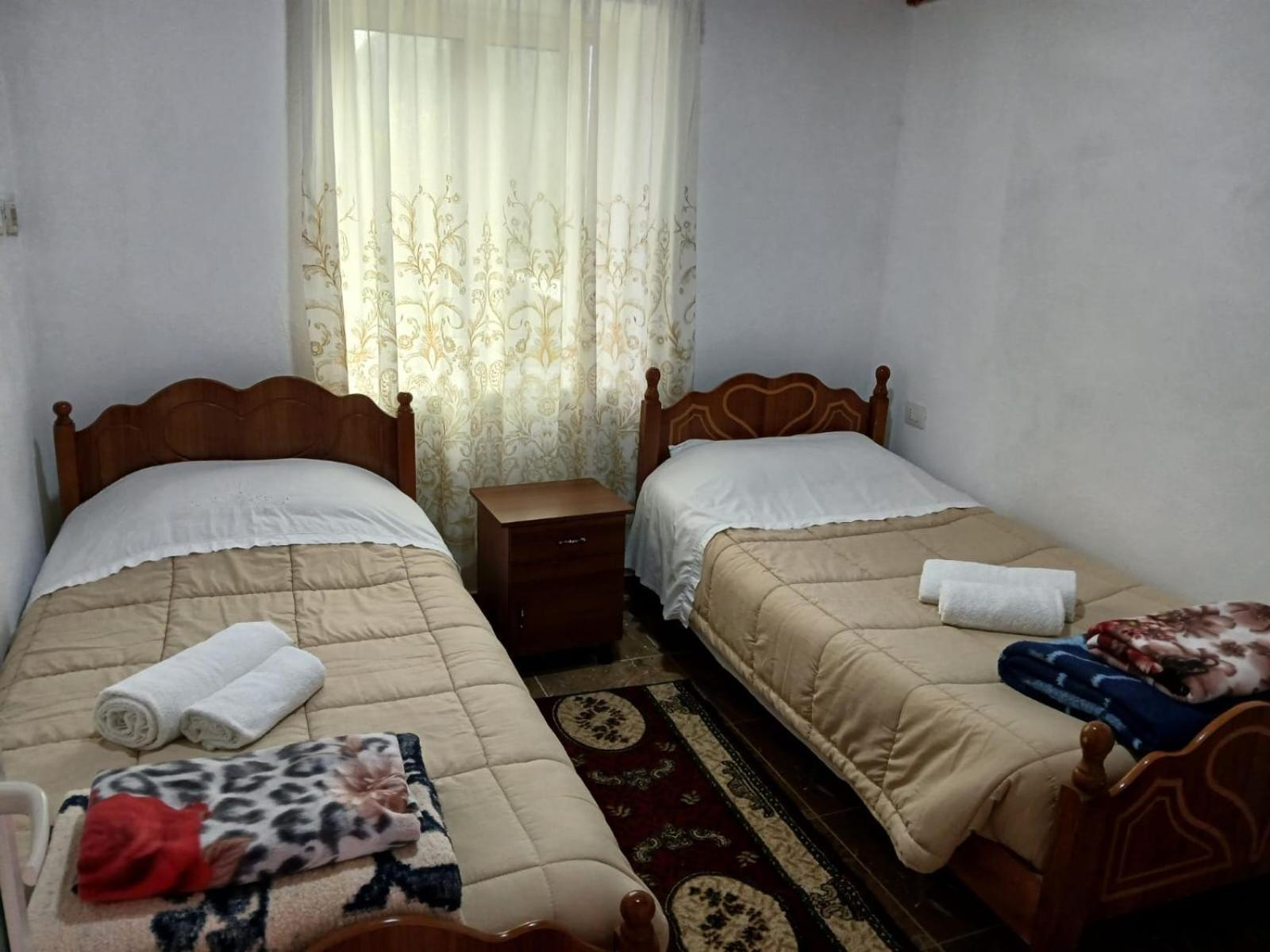 Bujtina Milani Bed and Breakfast Shkodër Exteriör bild