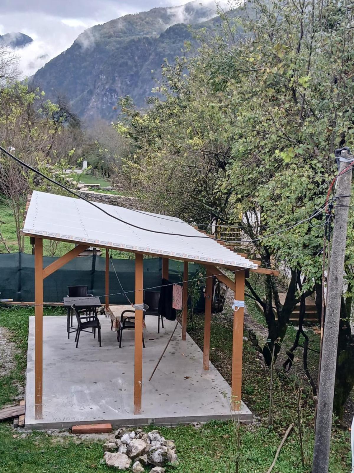 Bujtina Milani Bed and Breakfast Shkodër Exteriör bild